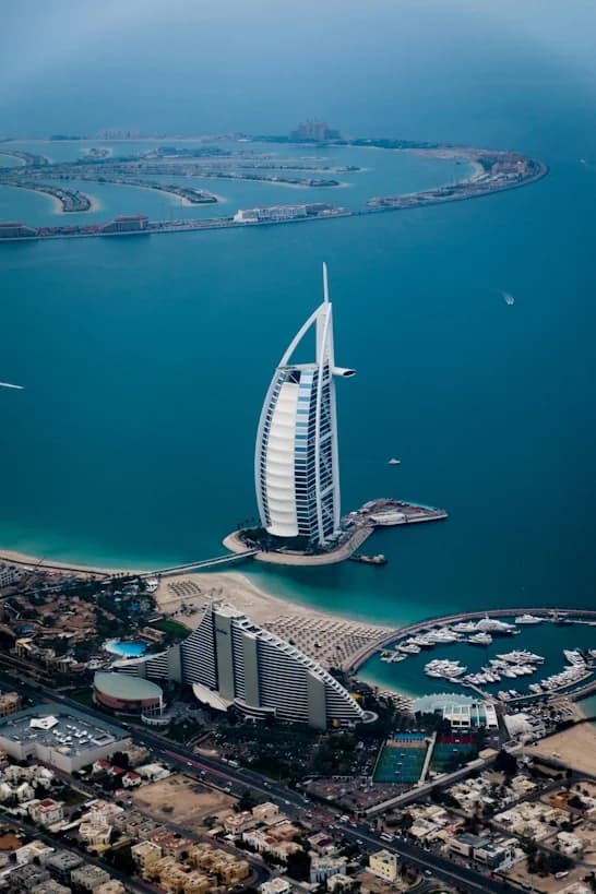 Hold the right to reside or lawfully reside in the United Arab Emirates (UAE). Proof of residence will be required.